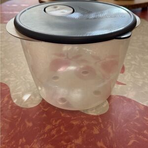 Vintage Tupperware Crystalwave 3.5 quart Food Storage Container